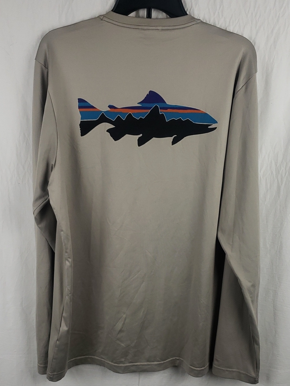 Patagonia Men's Medium Fitz Roy Trout Tan Long Sleeve T-Shirt